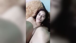 Chupándole el pene a mi vecino y mi vibrator