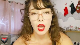 WWE Gal Dances and undresses for u