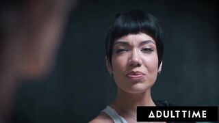 LESBO SEX JUNKIES GANGBANG FUCKFEST IN THERAPY!