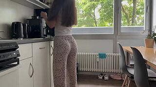 Roommate Screws me hart in the Kitchen!