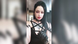 ASMR latex gloves with oil