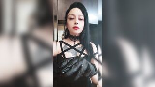 ASMR latex gloves with oil