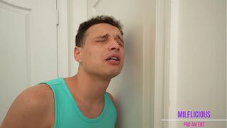 Let Me in The Bath. Its Urgent! With Sexy Redhead Stepmom Jessica Aaren INTRO EXTENDED