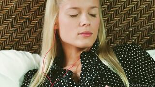 Sweet Cat eats Nikita's pussy from behind