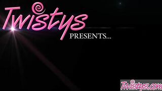 When Girls Play - Nicole Aniston Spencer Scott - Blonde