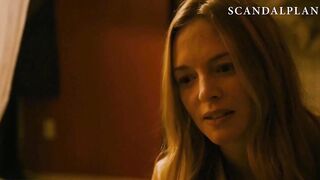 Reyna de Courcy & Heather Graham Lesbian Sex - ScandalPlanet