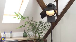 Mature BBW mom Kim Van Dyke fucks hot daughter