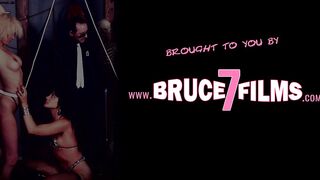 Retro lesbians strapon