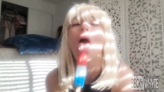 Hawt wench celebrates independence with thick explosive pulsating schlong in her sloppy mouth