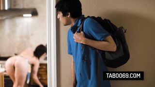 Excited stepmother instead of making a dinner to her stepson that babe rides on his knob