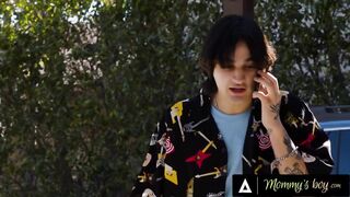 MOM'S MALE - Annoyed Male Can't Make no doubt of Stacked Stepmom Syren De Mer Turned Into A Lustful Bimbo