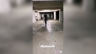 Moglie tradisce il marito durante un viaggio in treno - Niky La Monella