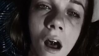 Claire prend son pied