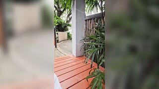 เย็ดกันอยู่หน้าบ้านเกือบโดนจับได้