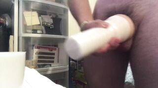 Watching porn during the time that I bang my fleshlight