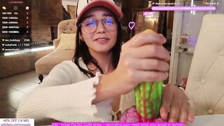 CUTE BEAUTY MASTURBATES A FROG