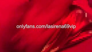 LaSirena Rubs Her Snatch Below Red Lights