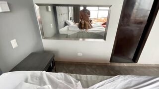 Me encanta follar en cuartos de hotel, puedo gemir todo lo que quiera