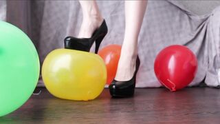 POP BALLOONS WITH FEET IN EBONY HIGH-HEELED SHOES FETISH SLENDER BEAUTY ASMR