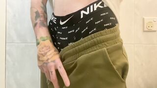 Top domin with large wang jerks off and cums