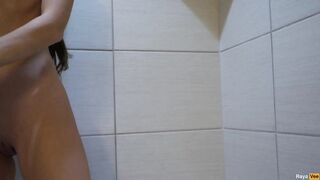 Tickling My Vagina With Showerhead Makes Me Trickle