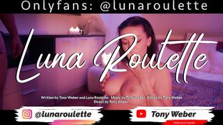 Горячая Милфа трахнулась с Домовым в ночь на Хэллоуин