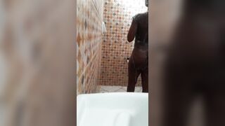 Fell down during the time that trying to twerk inside baths????