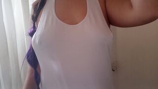 CAMISETA MOJADA: y tú qué harías con mis tetas?