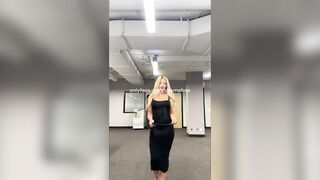 18YO’s Gloryhole Vagina Trickle Shocks Live!