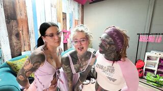 Anuskatzz tattooed woman amateur cuckold 3some. Morea Ebony banged fisted behind the scenes pov