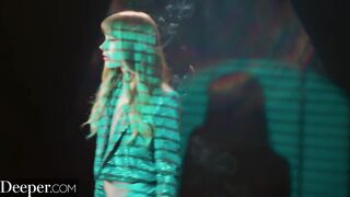 Deeper. Naomi & Ashley have intensive 3some at photoshoot