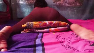 AMATEUR DRY HUMPING COUCH SNATCH SHOW????