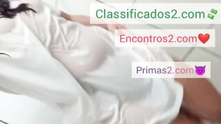 MORENA HOT NO BANHO HONEY