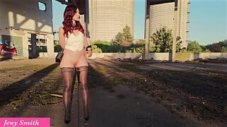 Jeny Smith caught by stranger in abandoned construction