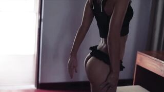 Hot gal shows her consummate body behind the scene