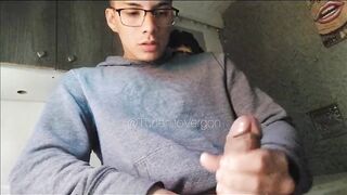 I Jerk Off in my Stepsister's room, during the time that this babe bathes!