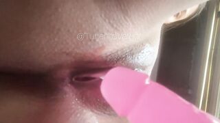 Hawt Lalin girl Masturbates and shows her Taut Vagina Closeup