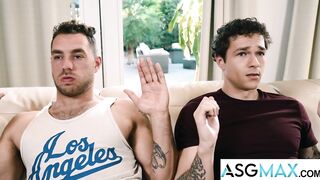 Str8 Rods Invite Neighbour to Finish 'em Off in Circle Jerk