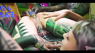 Tattooed angel gets her butt filled with cum, compliment of emo lesbos