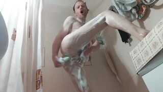 LanaTuls - Anal Whore and Wench - Fast and Hard AssFucking ManCunt Snatch With Bottle of Shampoo in BathTube.
