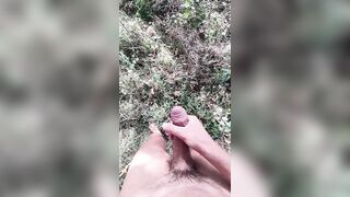 Stripped hiking JO, cum and clean the pipe with warm pee