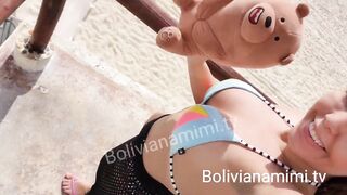 Mostrando mi conchita en el restaurante en Cancun... quien queria estar en la mesa de al lado?????????