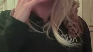 Hawt hawt BRITISH police officer ???? TAKES A PIDDLE ON CONVICTS SCHLONG AS A TORTURE ????????????