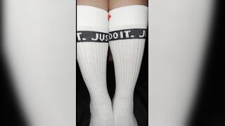LUSTFUL SMALL ORIENTAL IN SOCKS RIDING SEX TOY COMPILATION - ????????
