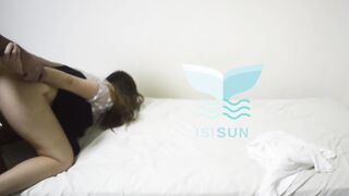 gorgeous blond bangs the pizza dude coz this chab doesn't have cash