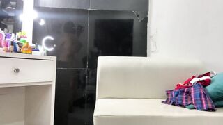 schoolgirl masturbates