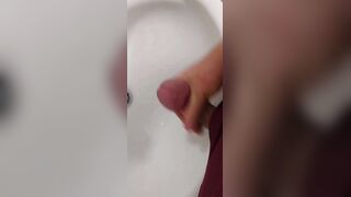 Auf der Arbeit heimlich und schnell masturbiert