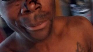 Kay.. why Kjamesz always giggling ?¿??