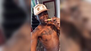 Kay.. why Kjamesz always giggling ?¿??