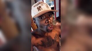 Kay.. why Kjamesz always giggling ?¿??